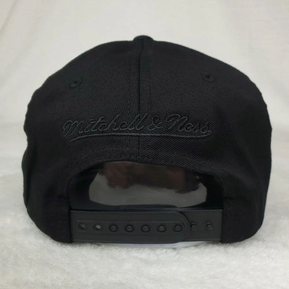 Chicago Bulls Mitchell & Ness NBA Flexfit 110 Snapback Hat Cap 3D Logo Black NWT